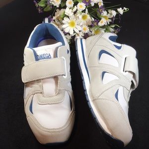 Omega Comfort Zone Walking Shoes w Velcro Men’s 7D